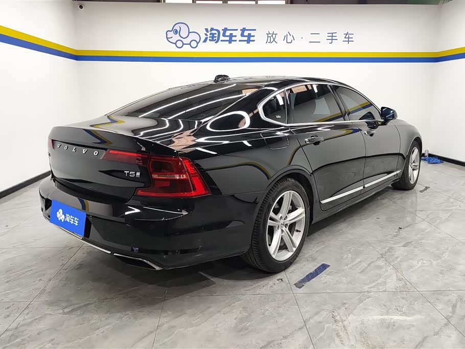 Volvo S90