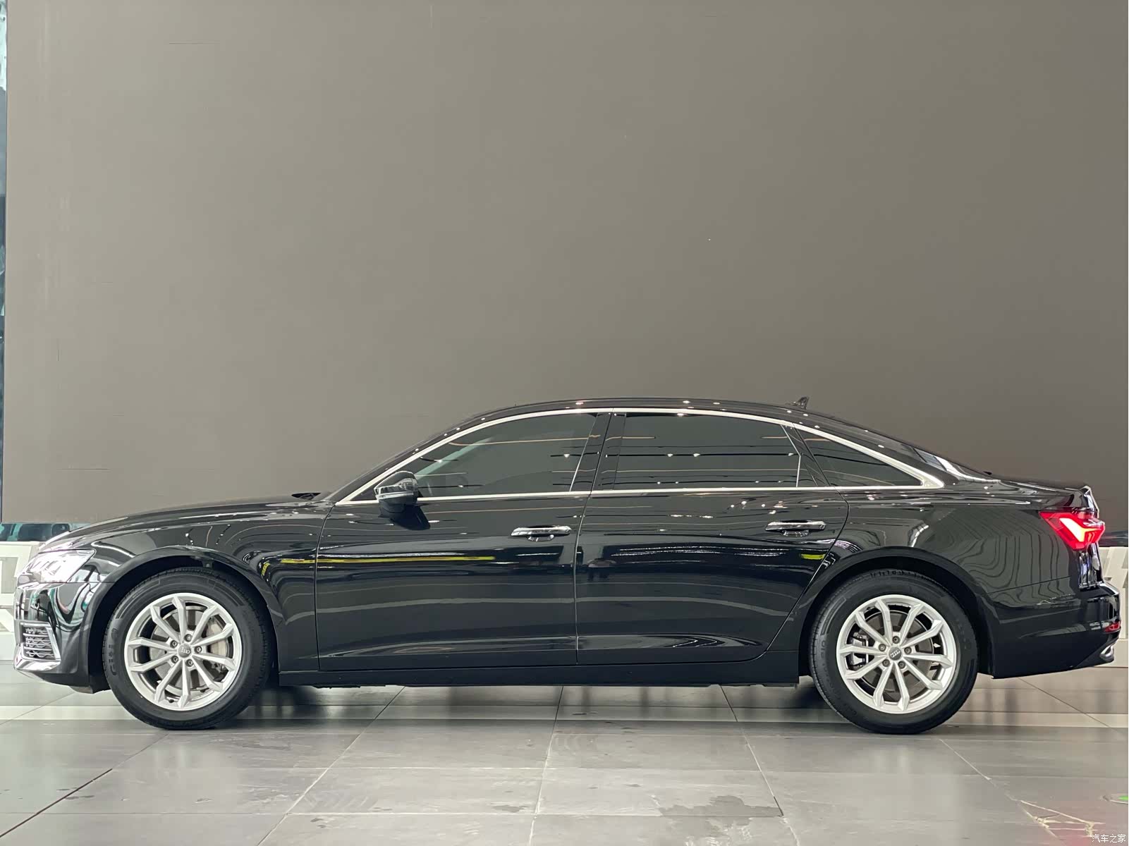 Audi A6L, 2021 4