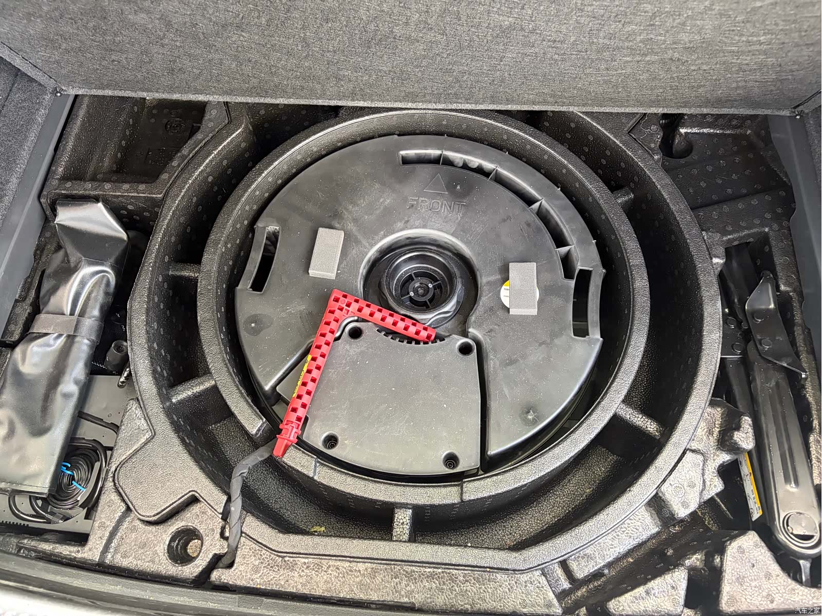 Audi Q5L, 2025 15