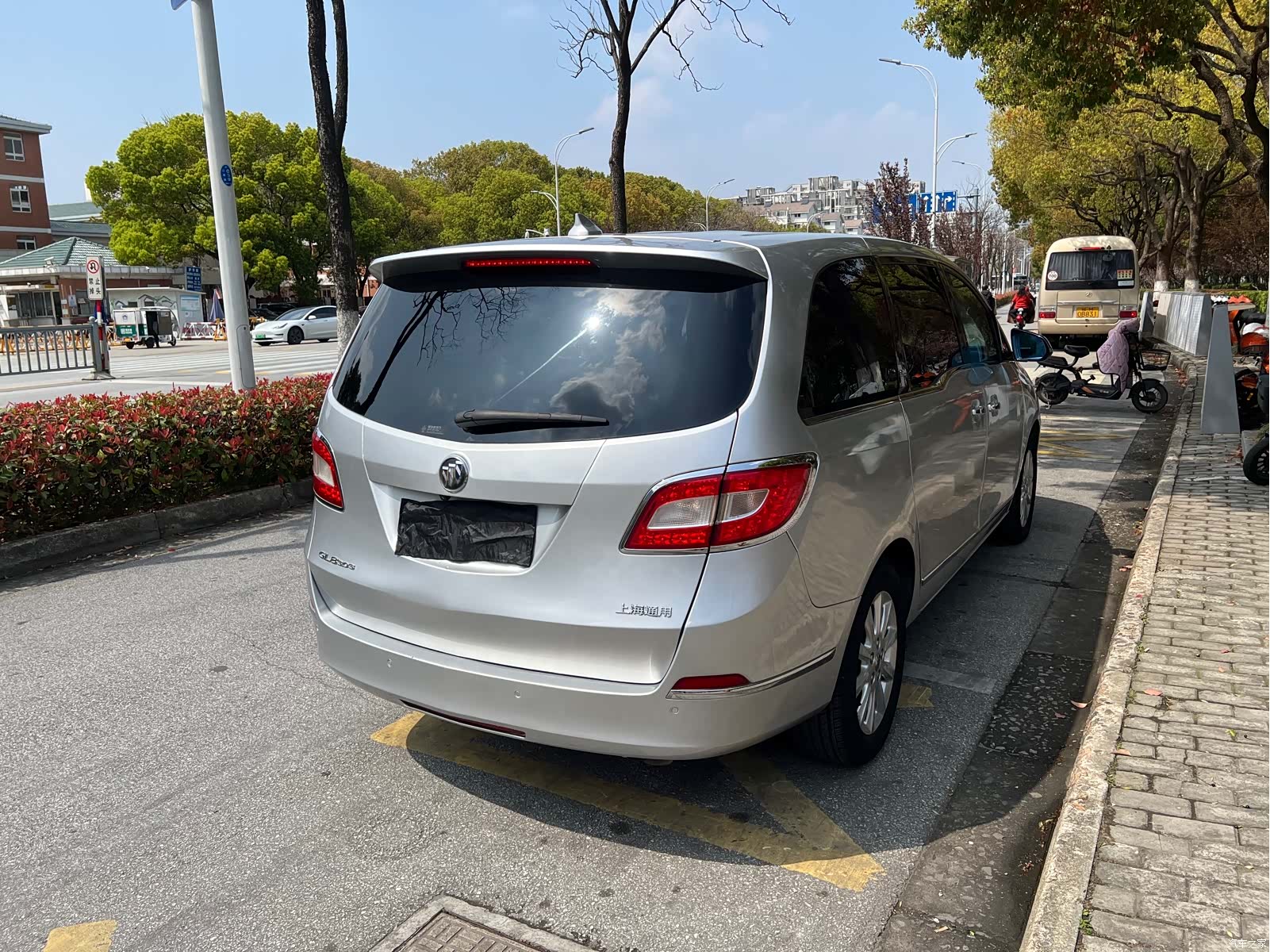 Buick GL8, 2012 7
