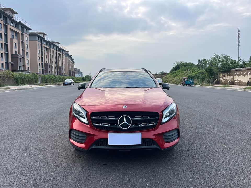 Mercedes-Benz GLA