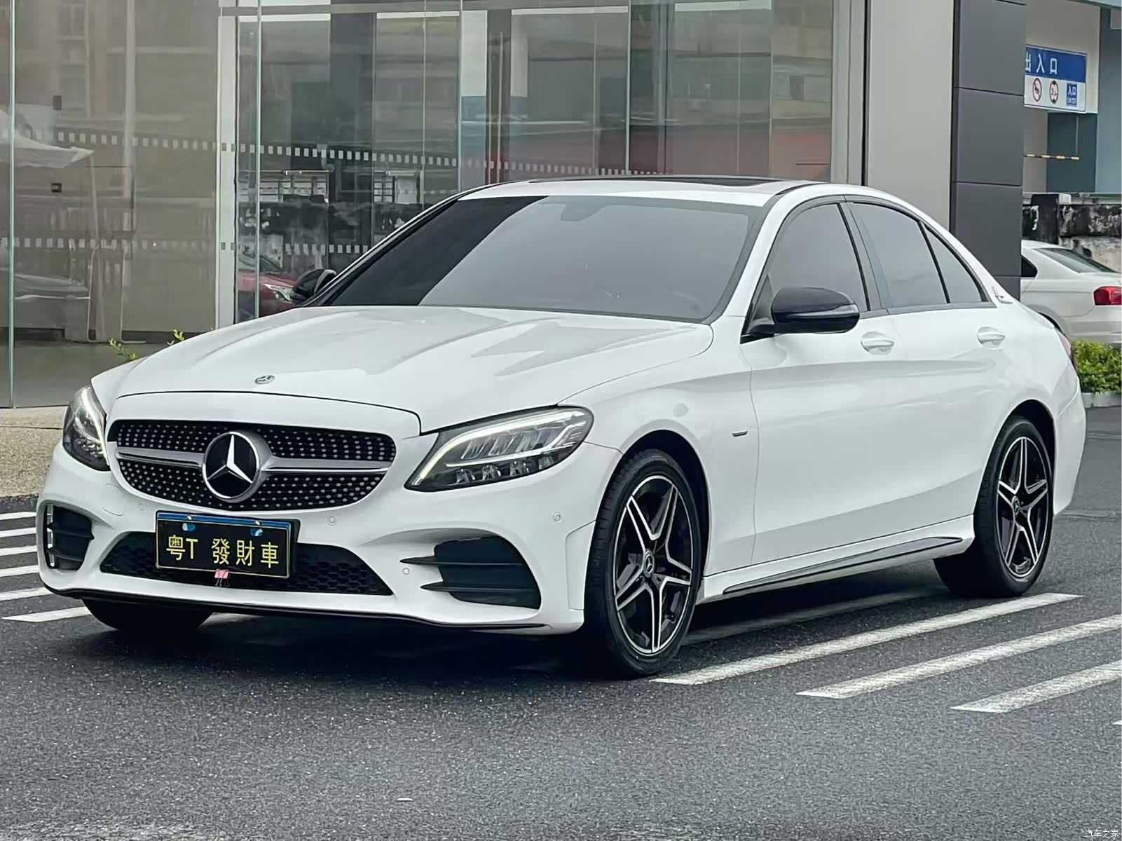 Mercedes-Benz C-Class, 2021 1