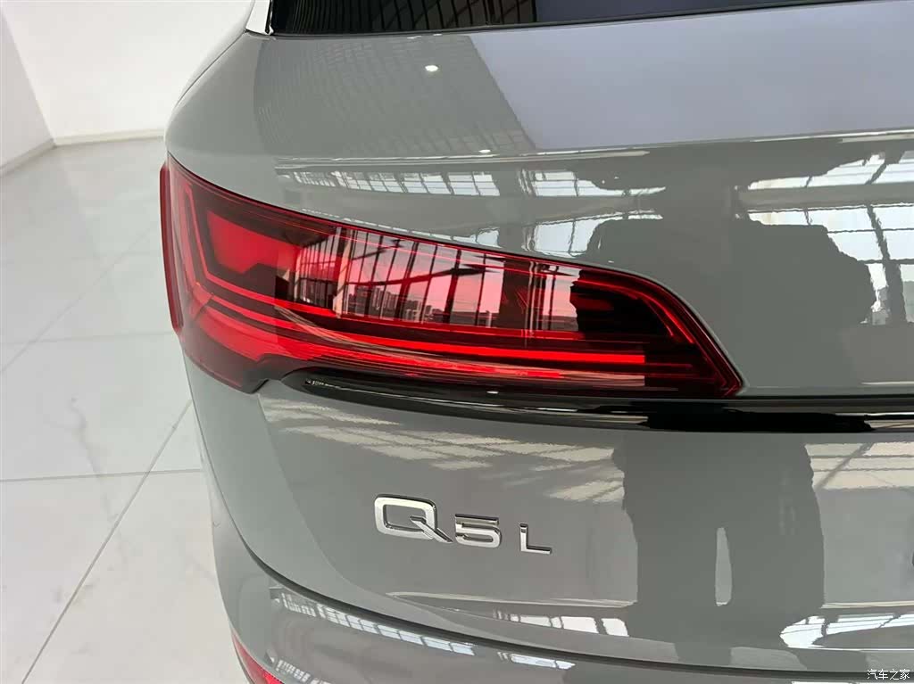 Audi Q5L, 2025 13