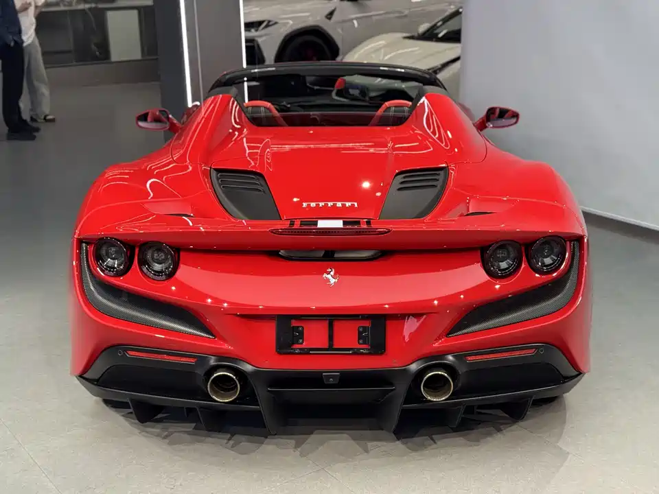 Ferrari F8