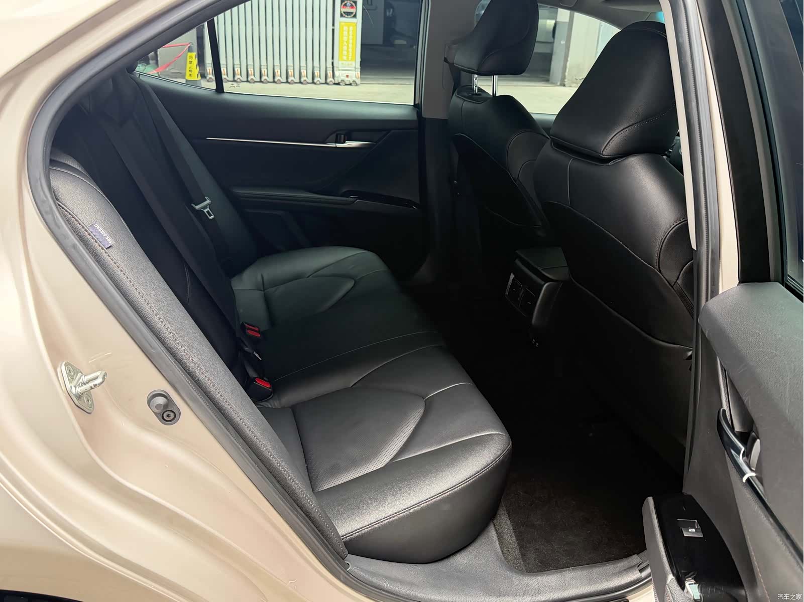 Toyota Camry, 2021 13