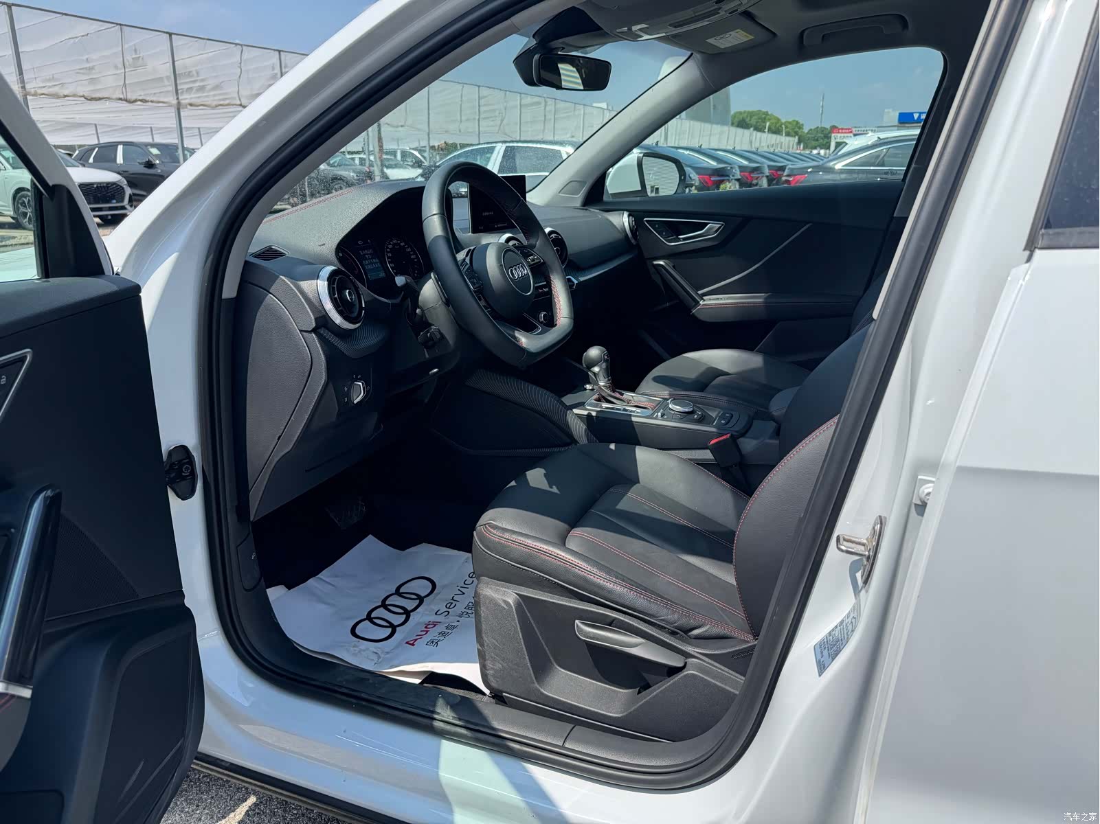 Audi Q2L, 2024 11