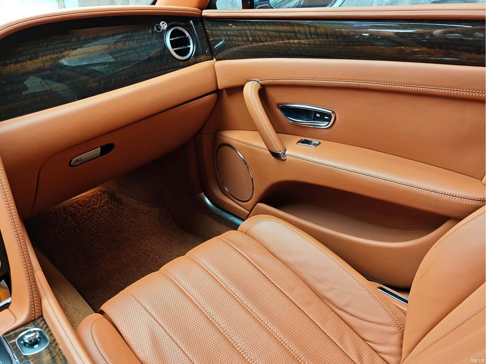 Bentley Flying Spur, 2016 11