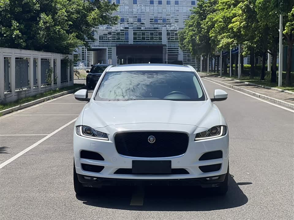 Jaguar F-PACE