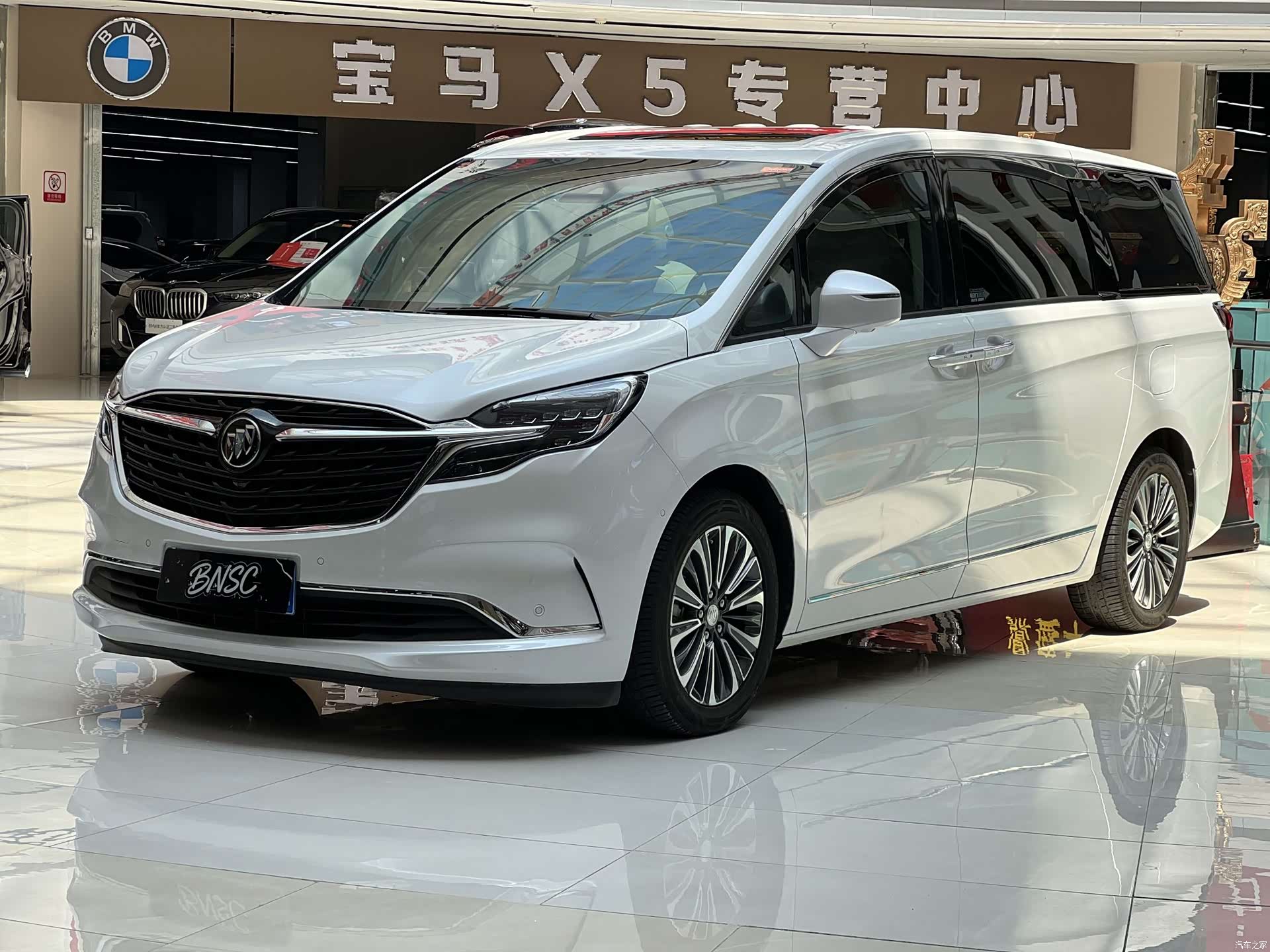 Buick GL8, 2021 1