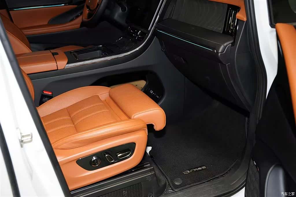 Trumpchi M8, 2025 14
