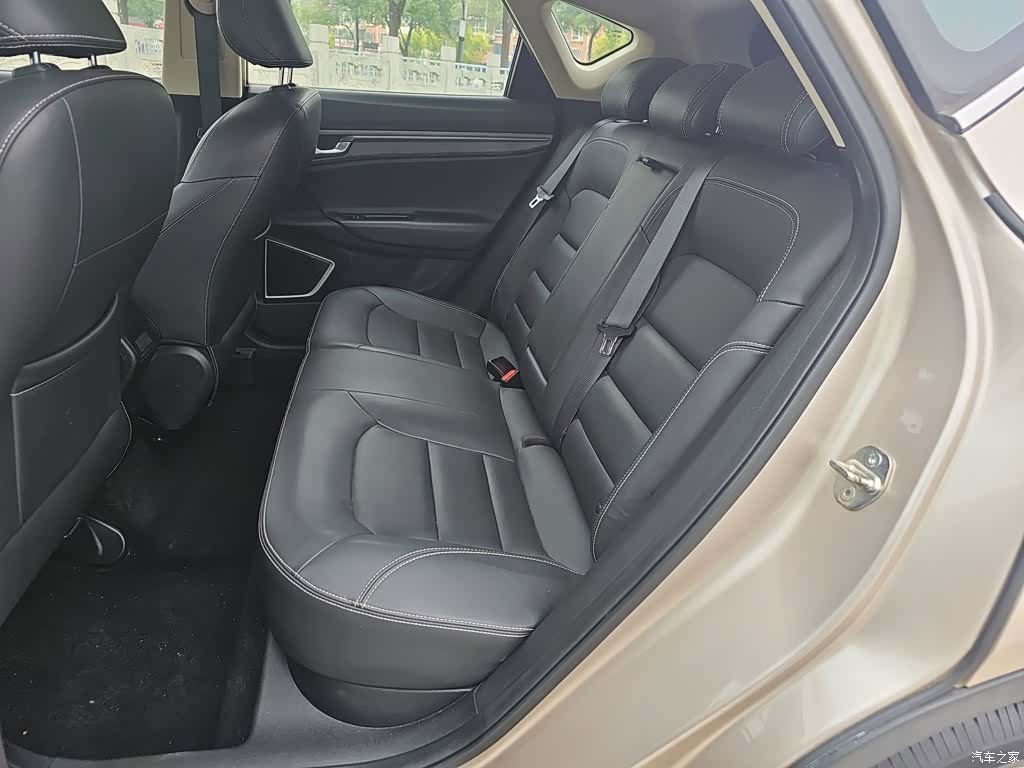 Geely Emgrand, 2019 19