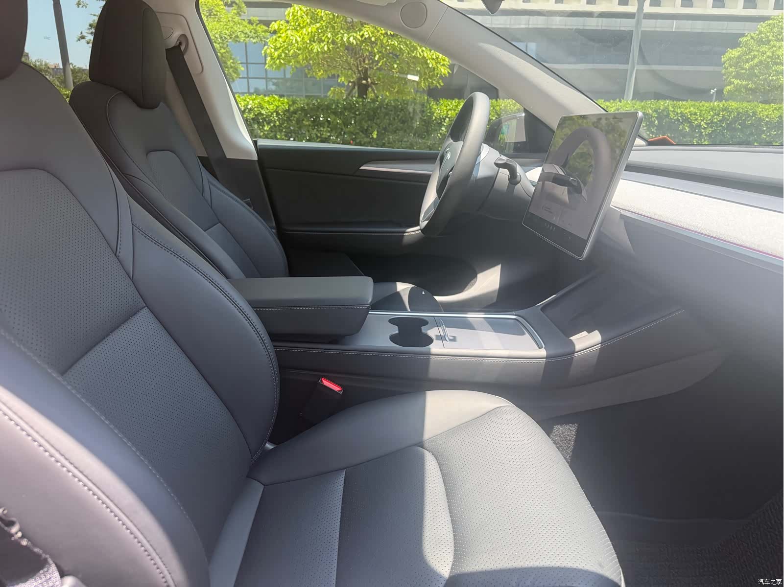 Tesla Model Y, 2023 21