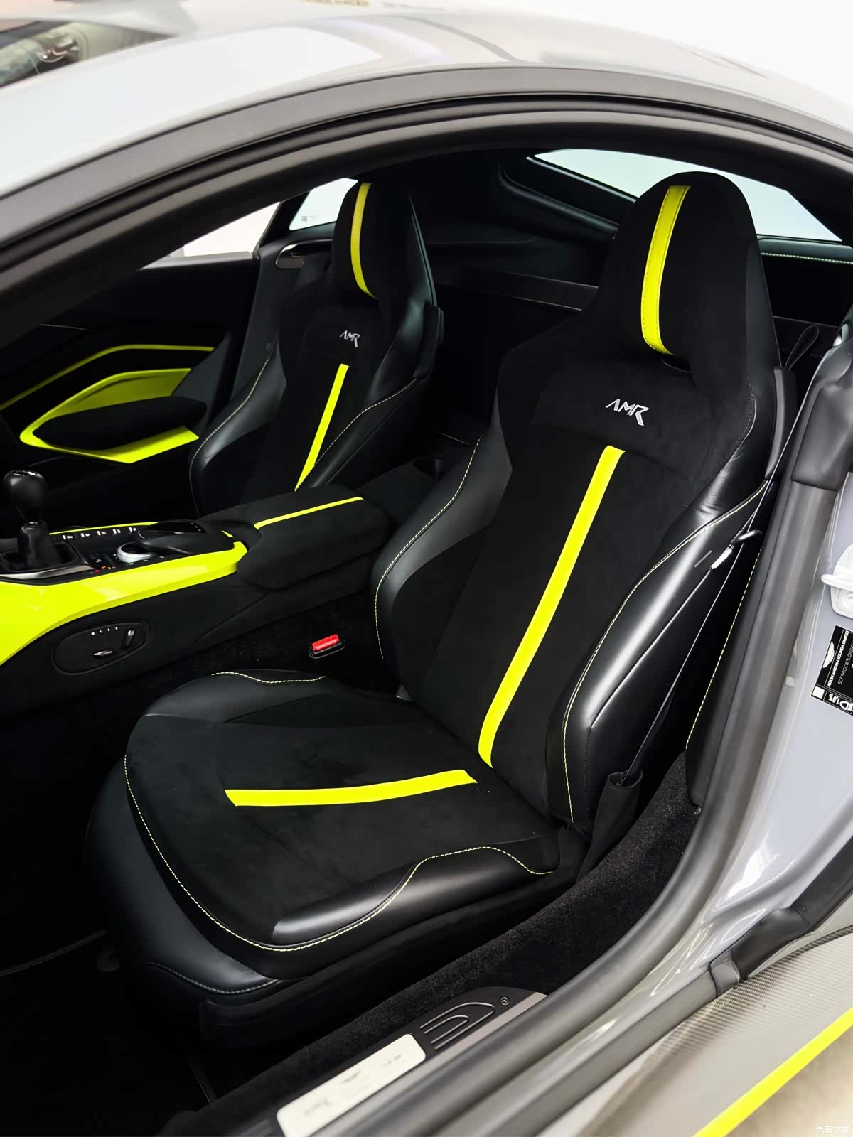 V8 Vantage, 2021 9