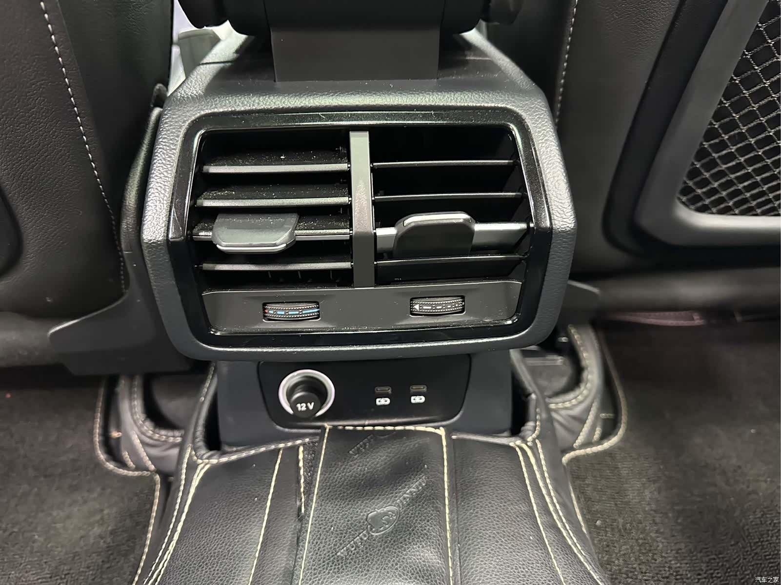 Audi Q3, 2023 12