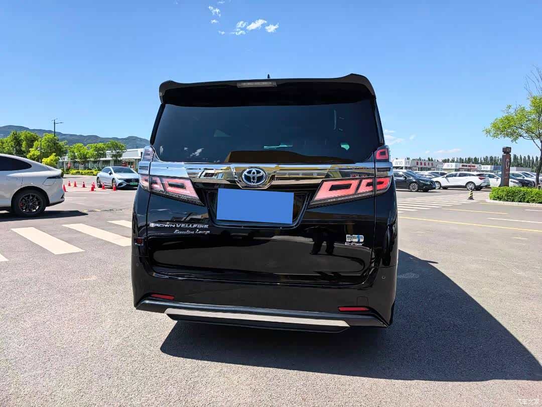 Toyota Alphard, 2022 8