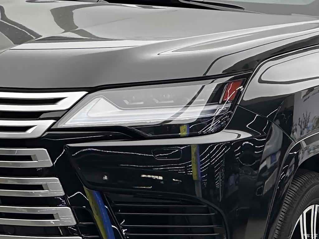 Lexus LX, 2024 3