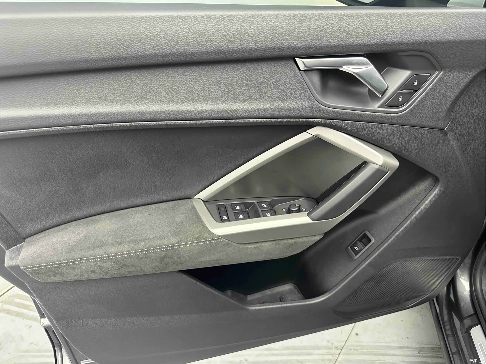 Audi Q3, 2022 10