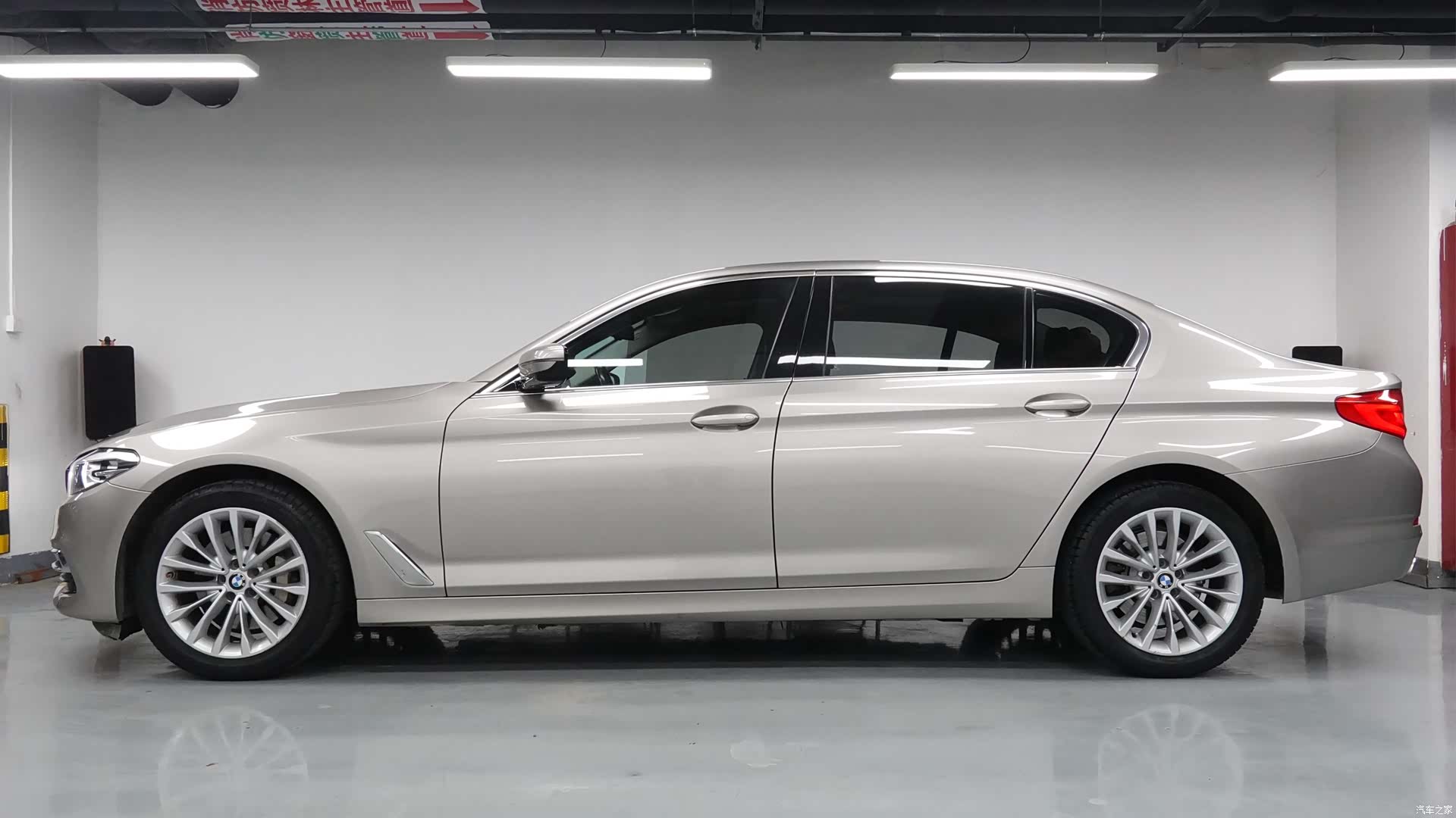 BMW 5 Series, 2019 8