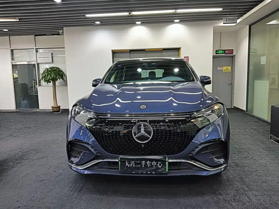 Mercedes-Benz EQS SUV