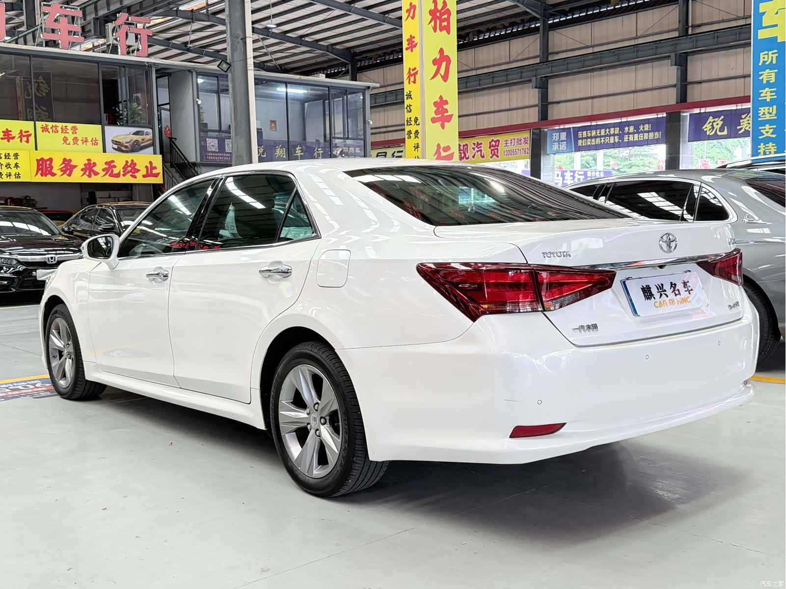 Toyota Crown, 2016 4