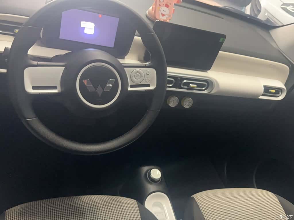 Wuling MINIEV, 2024 3