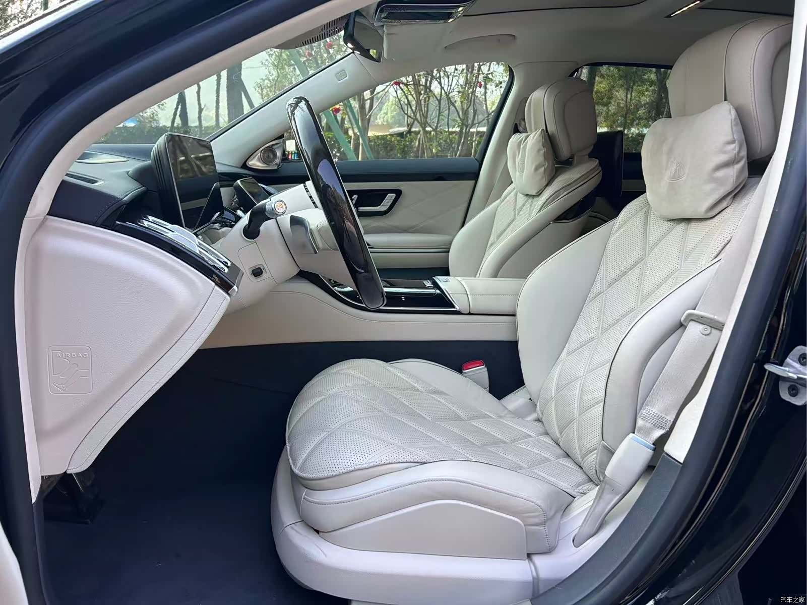 Maybach S-Class, 2023 8