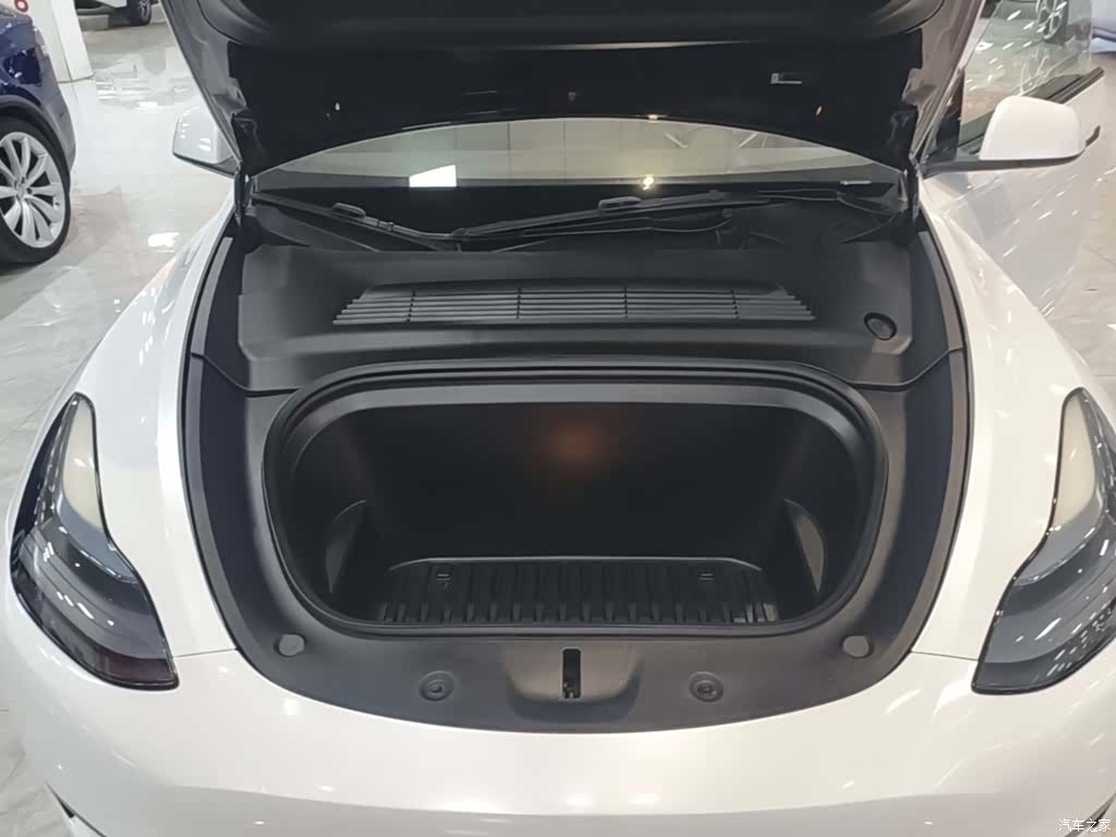 Tesla Model Y, 2023 20
