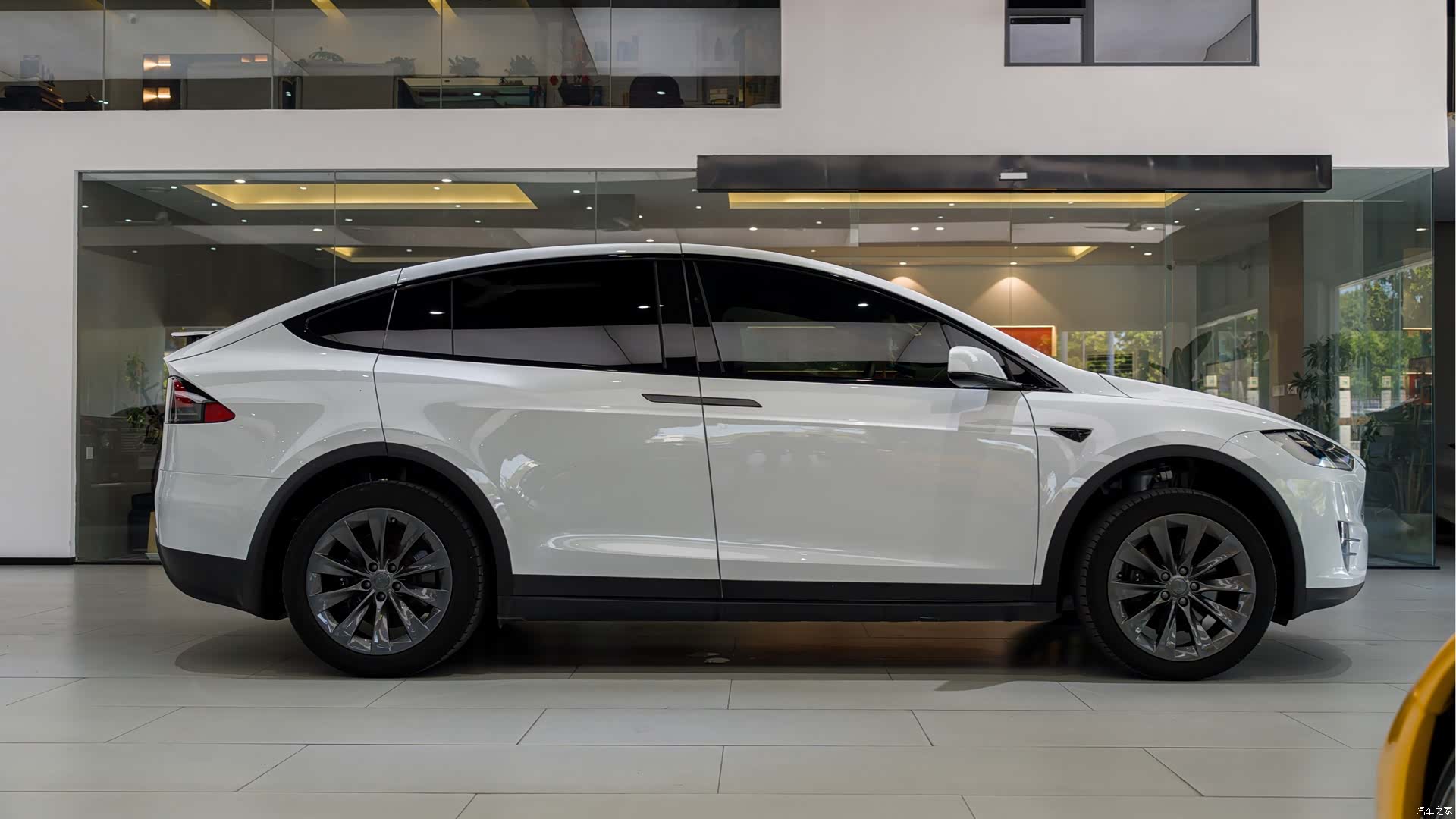 Tesla Model X, 2017 16