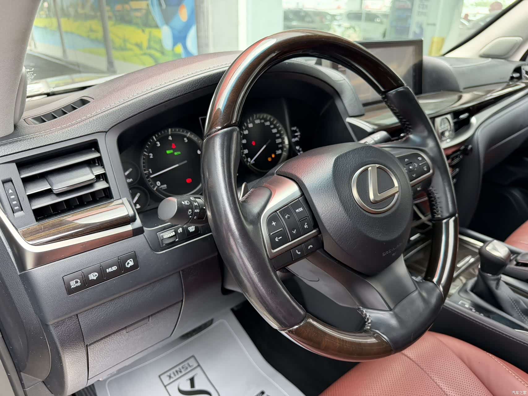 Lexus LX, 2020 7