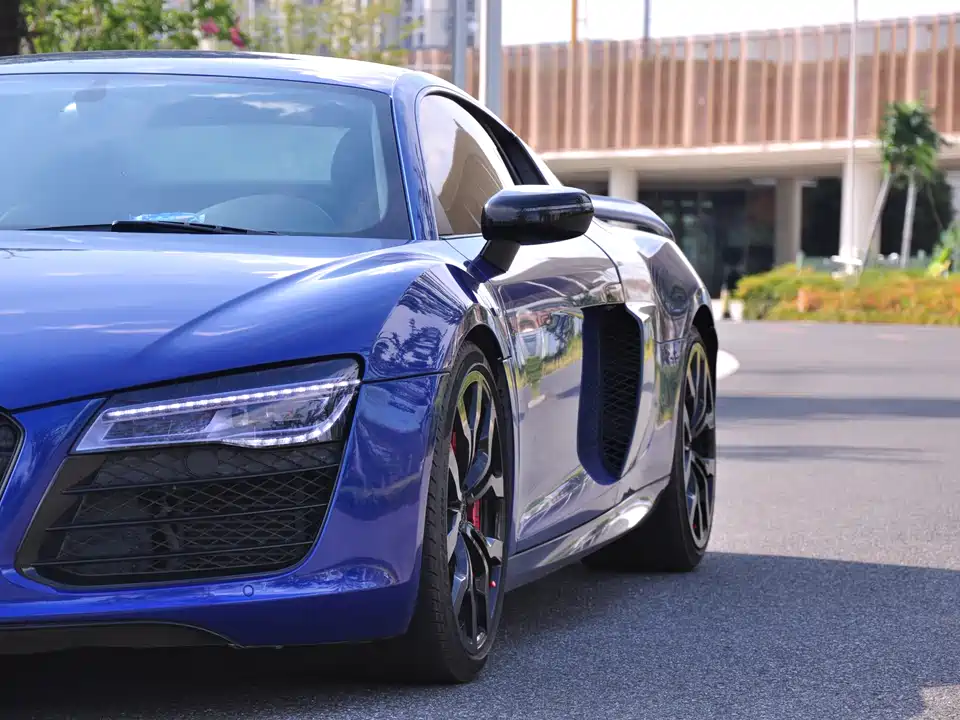 Audi R8