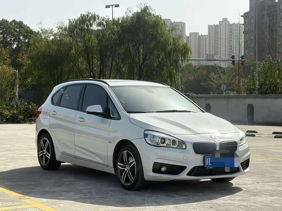 BMW 2 series station wagon