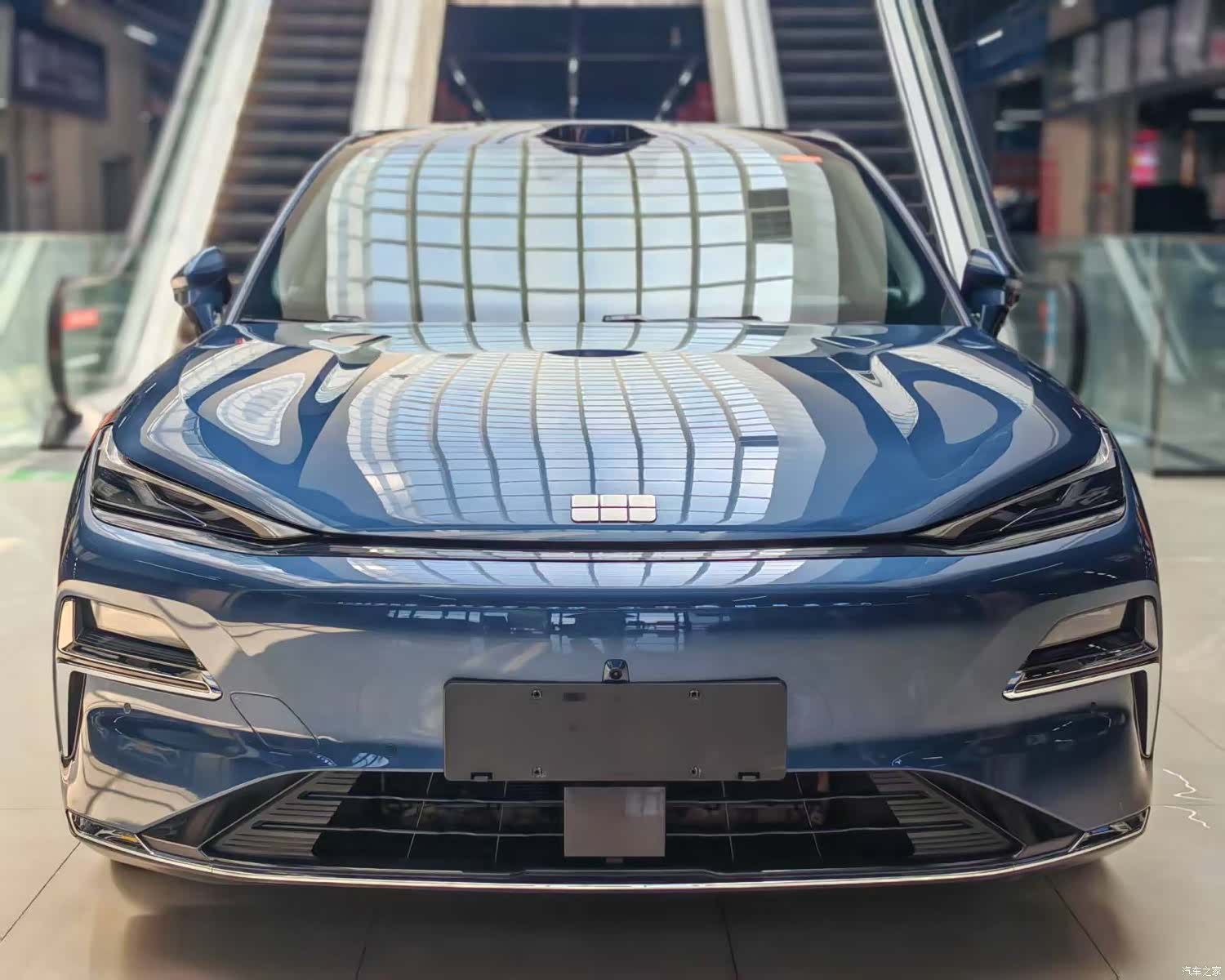 Geely 8, 2025 1