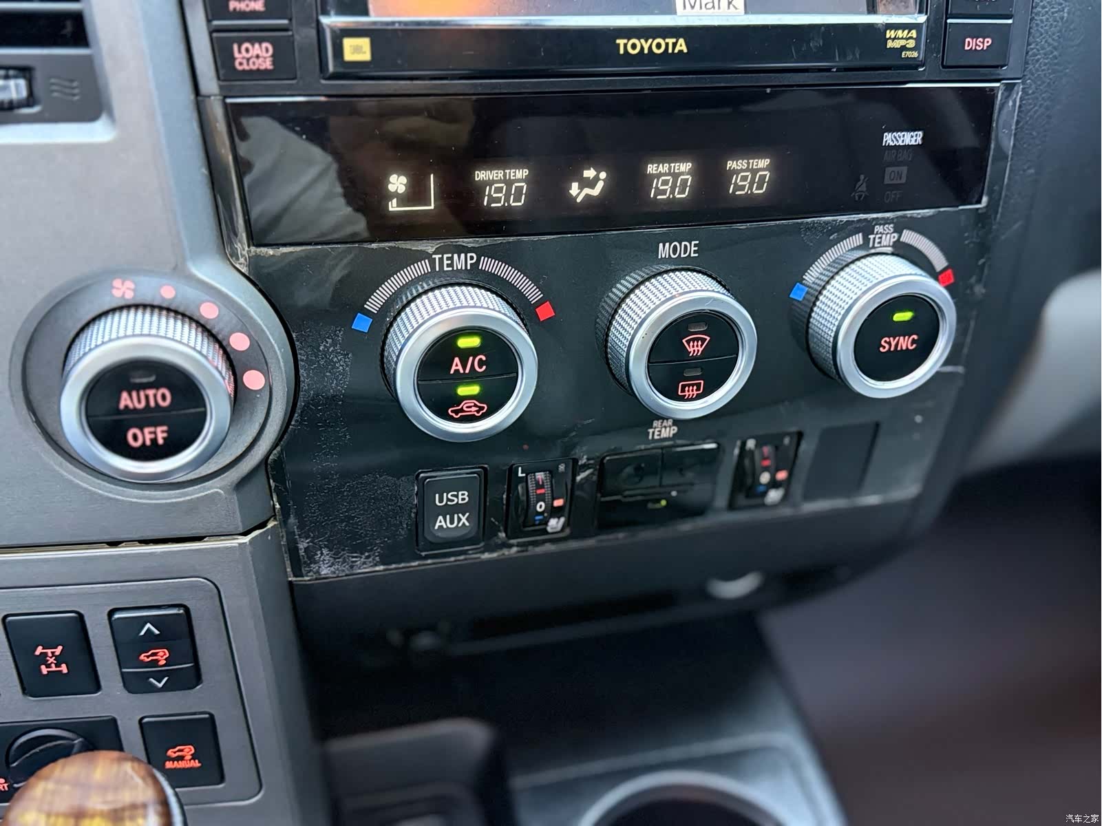 Toyota Sequoia, 2011 10