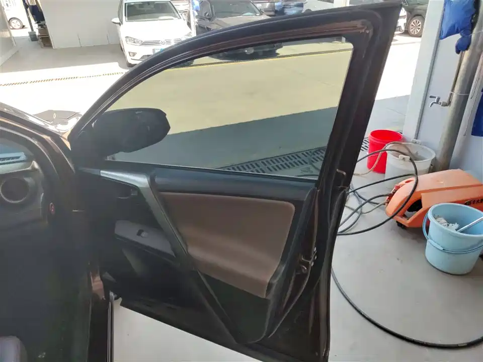 Toyota RAV4 Rongfang