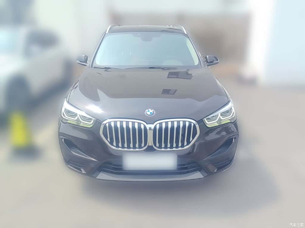BMW X1, 2021 все фото