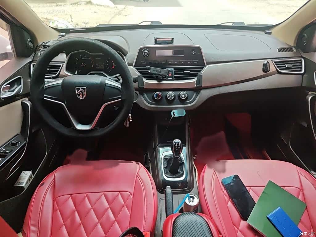 Wuling 310W, 2019 13