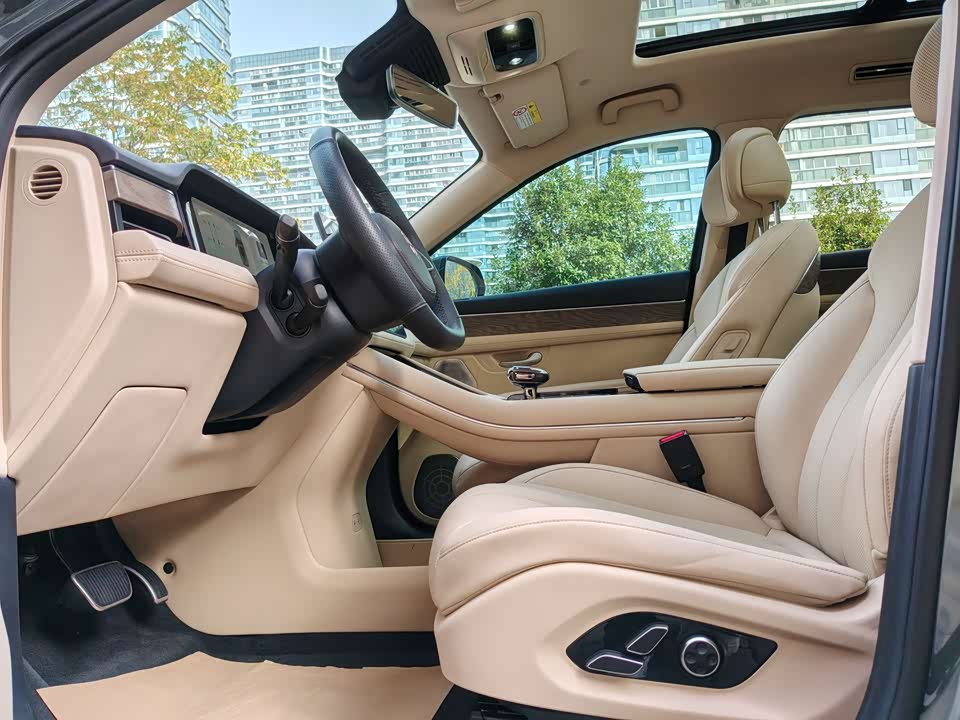 AITO Ask the world M7