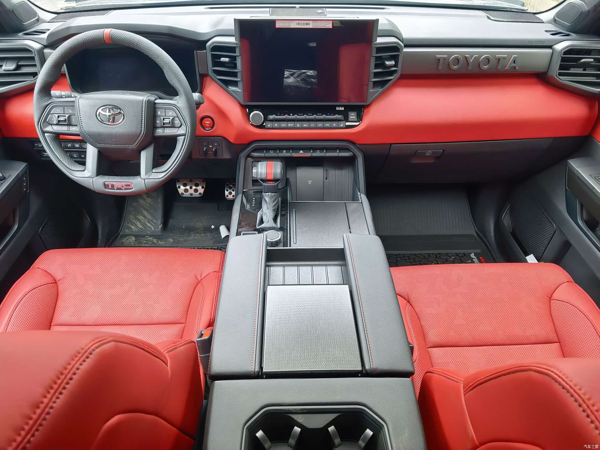 Toyota Sequoia, 2025 10