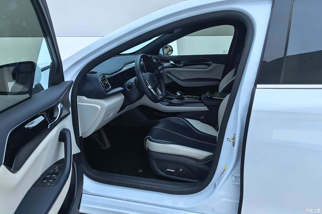 BYD ń PLUS, 2022 9