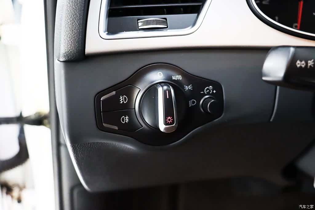 Audi A4L, 2015 15