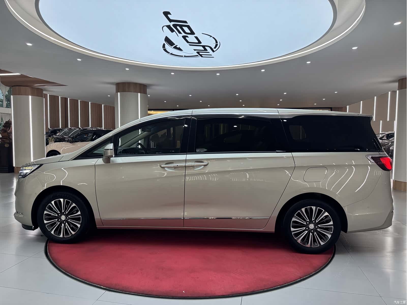 Buick GL8, 2020 7
