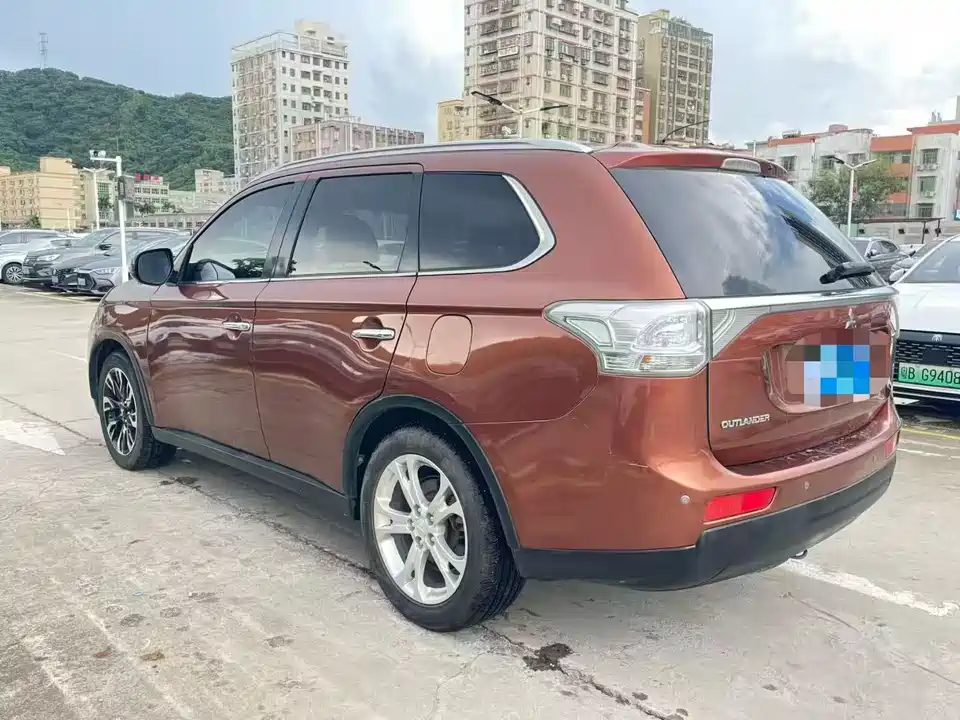 Mitsubishi Outlander