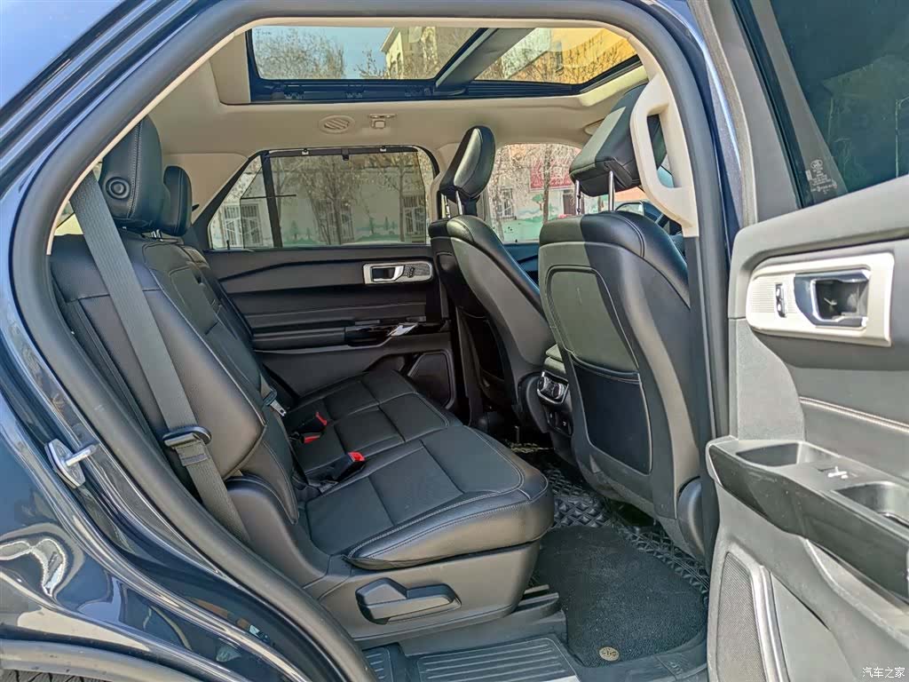 Ford Explorer, 2021 11