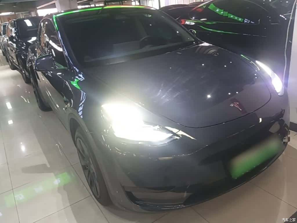 Tesla Model Y, 2024 4