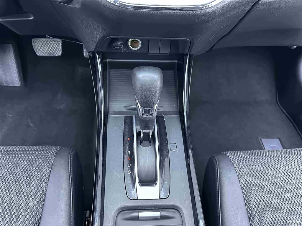 Honda Jade, 2017 13