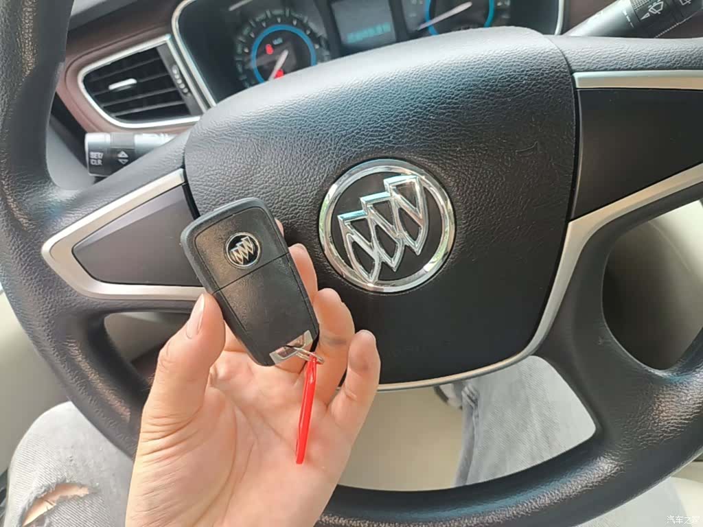 Buick GL8, 2016 9