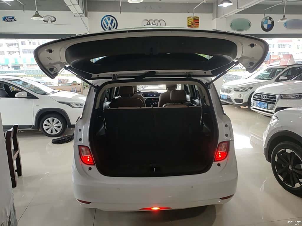 Buick GL6, 2021 19
