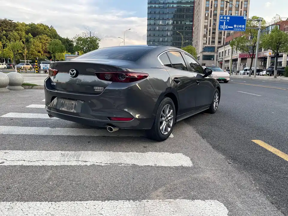 Mazda 3 Angkesaila