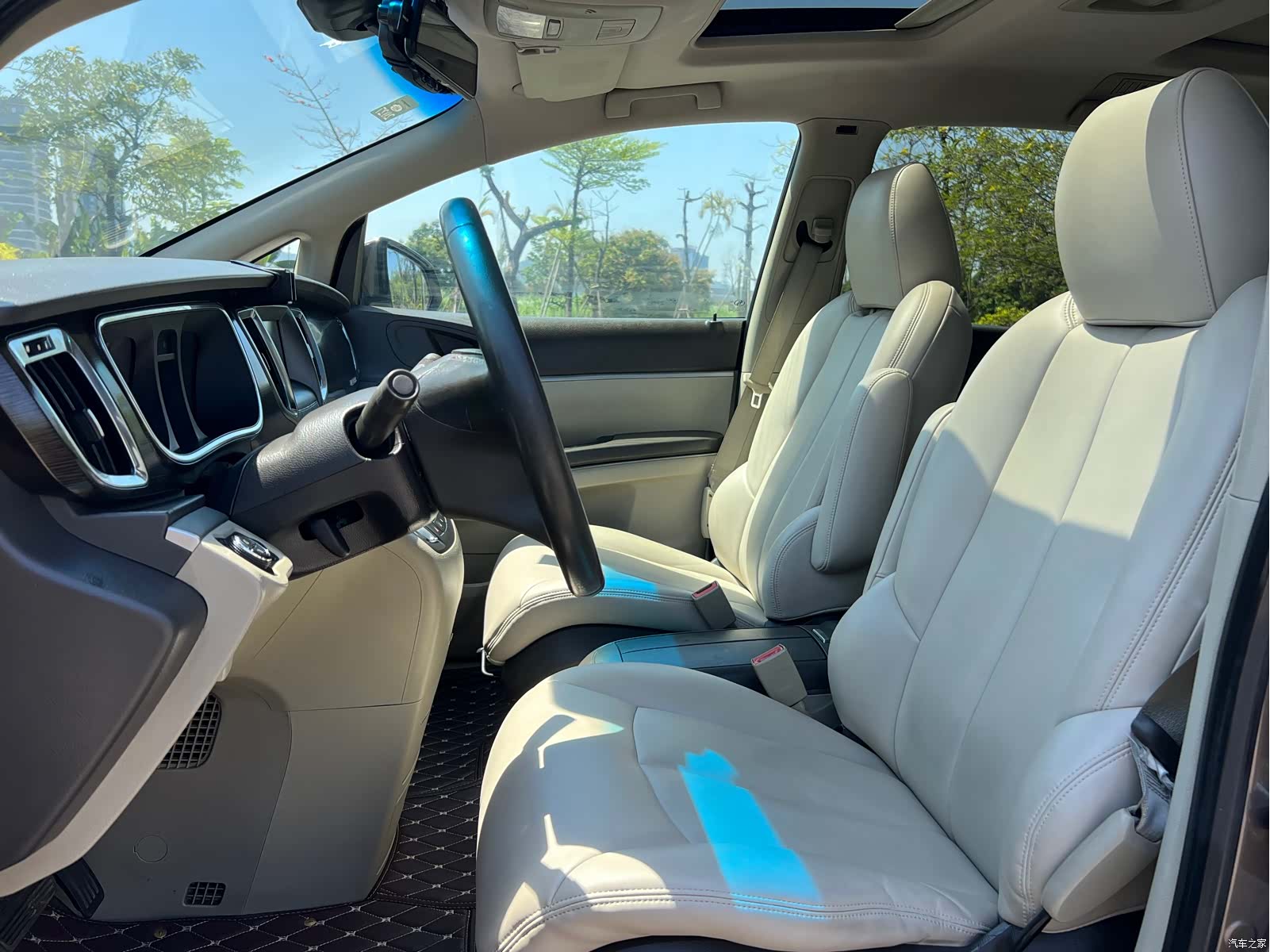 Buick GL8, 2013 10