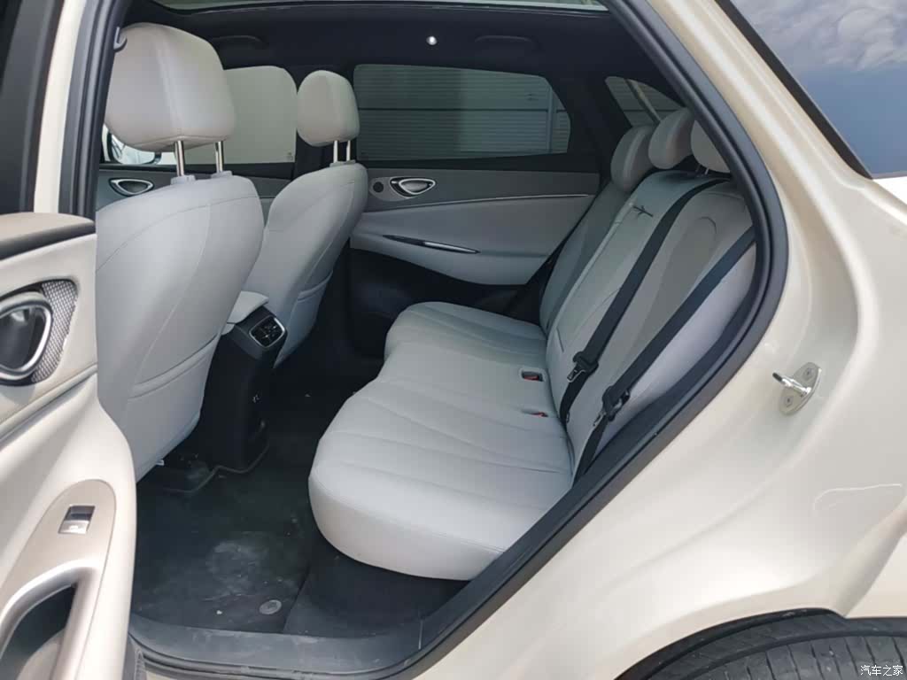 BYD HiAce, 2026 17